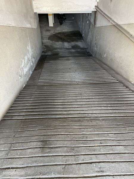 Lugares de garagem - Grande imagem: 2/3