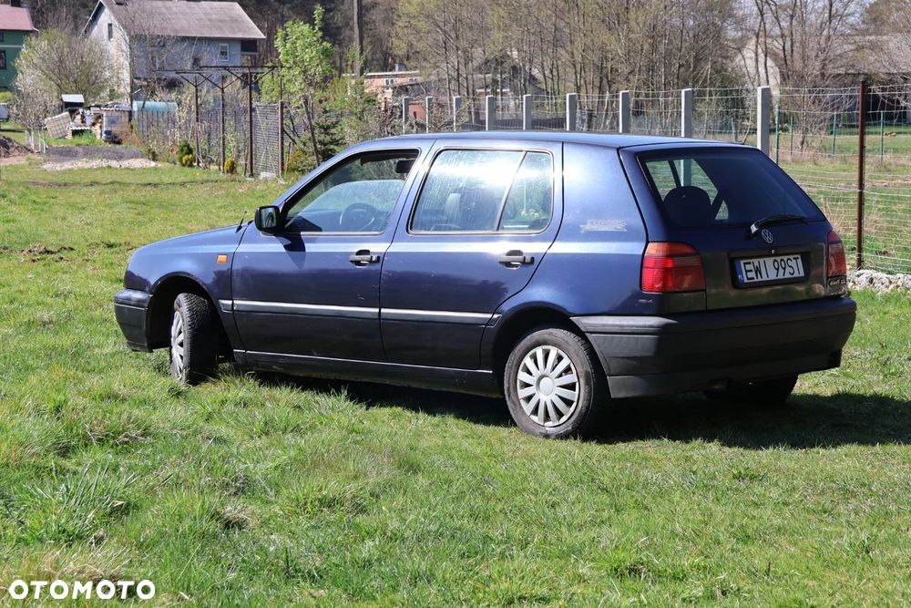 Volkswagen Golf - 4