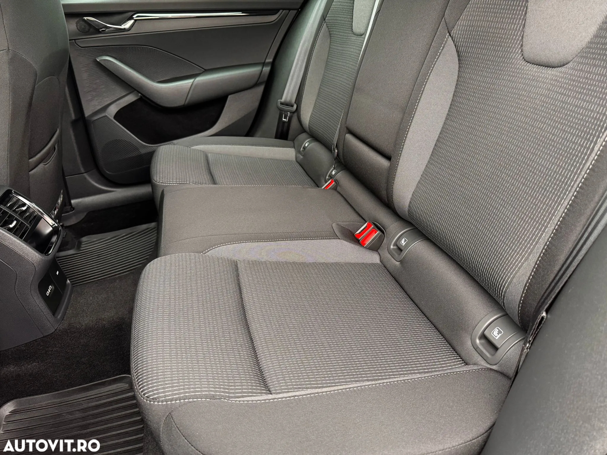 Skoda Octavia 2.0 TDI DSG Ambition - 20