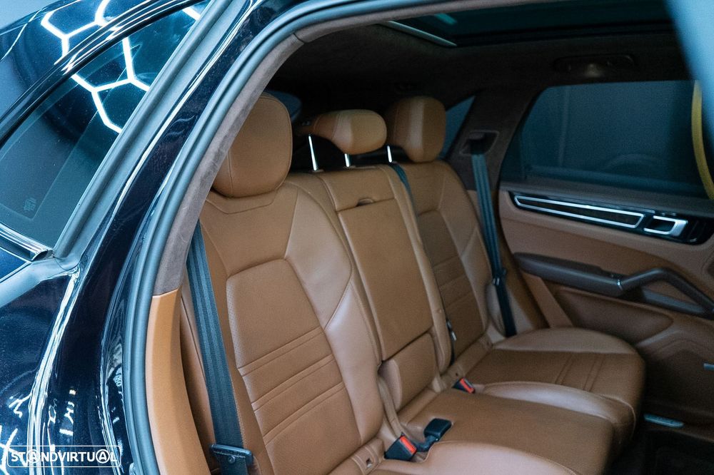 Porsche Cayenne Coupé E-Hybrid - 51