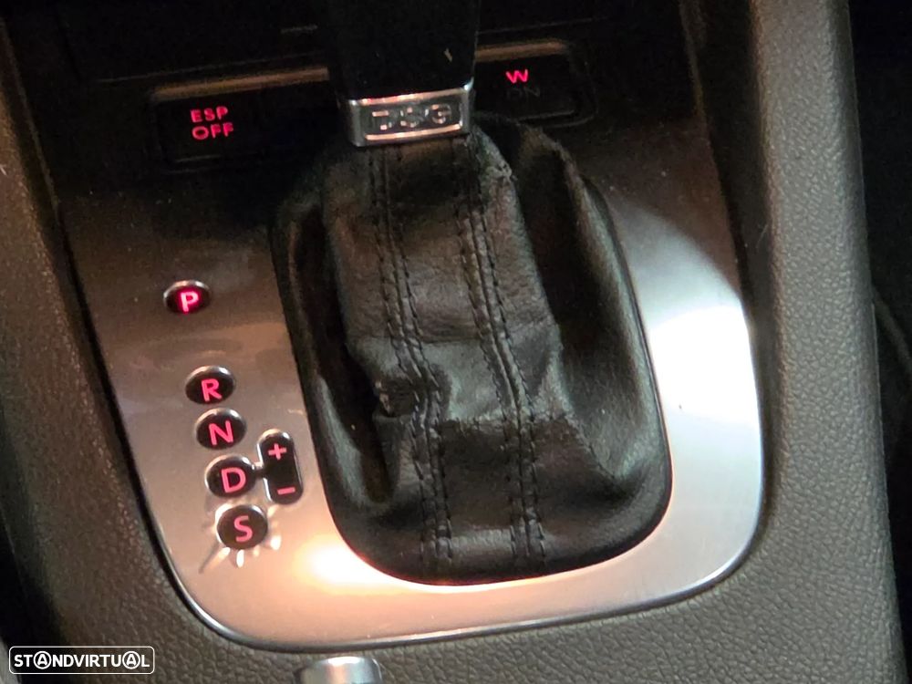 VW Golf 2.0 TDi GT Sport DSG - 4
