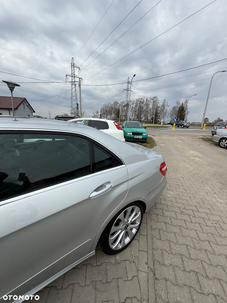 Mercedes-Benz Klasa E 350 CDI DPF 4Matic BlueEFFICIENCY 7G-TRONIC Avantgarde - 3