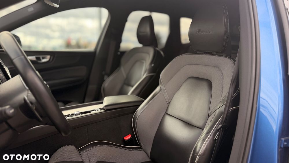 Volvo XC 60 B4 D AWD R-Design - 17