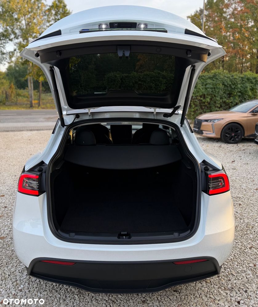 Tesla Model Y RWD - 12