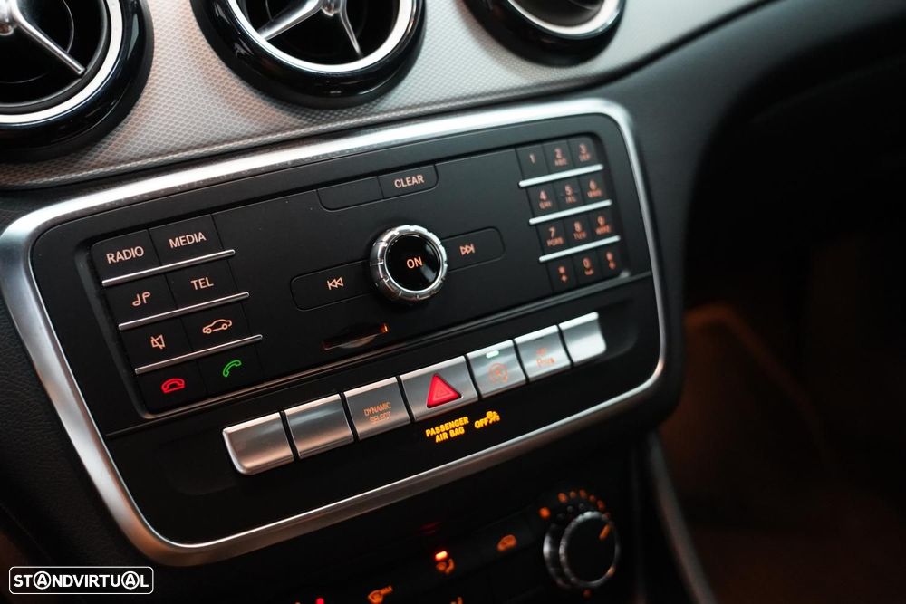 Mercedes-Benz CLA 180 d AMG Line - 12