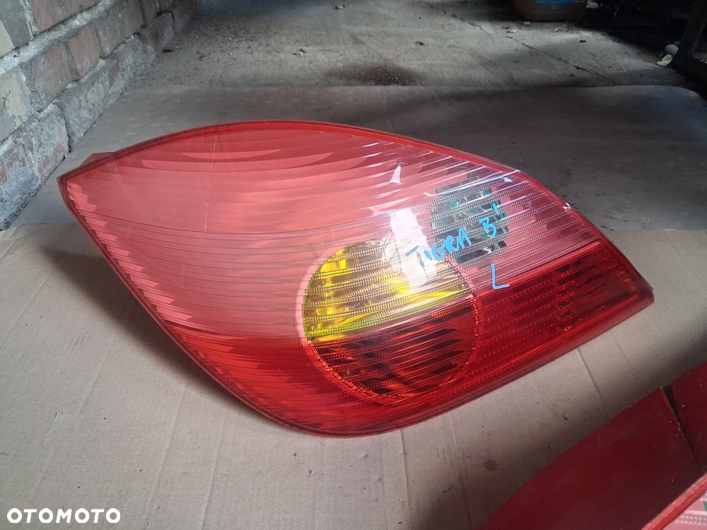 Lampa tył OPEL TIGRA B prawa OE - 5