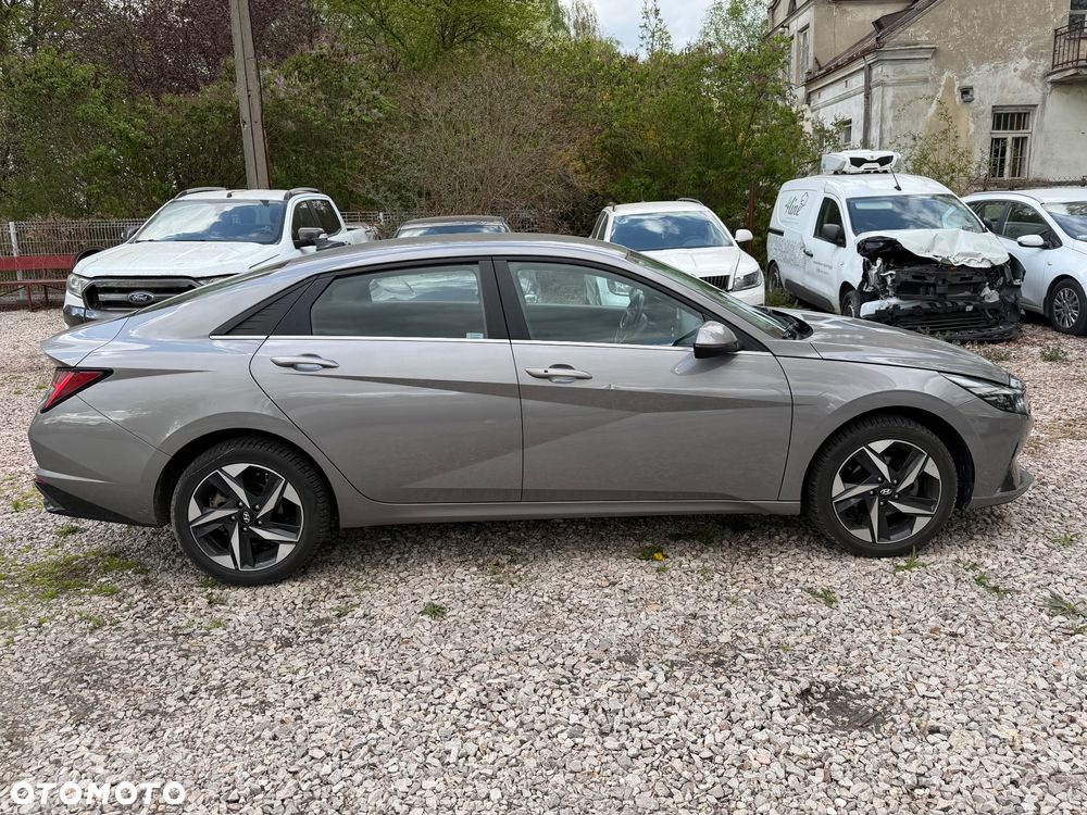 Hyundai Elantra 1.6 Smart - 8