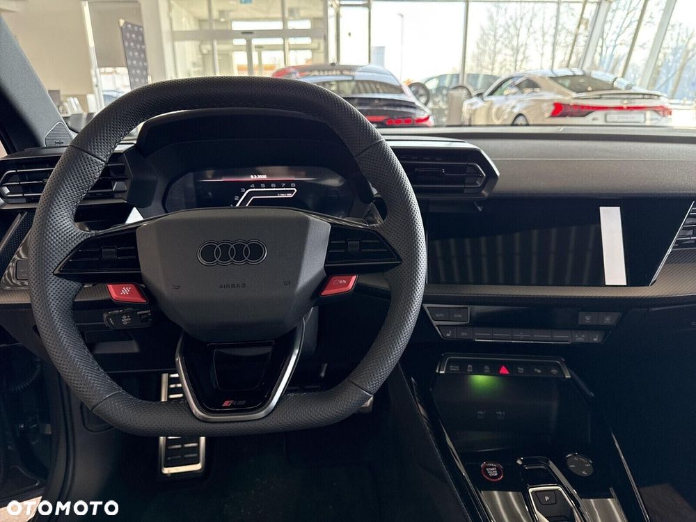 Audi RS3 Limousine - 11