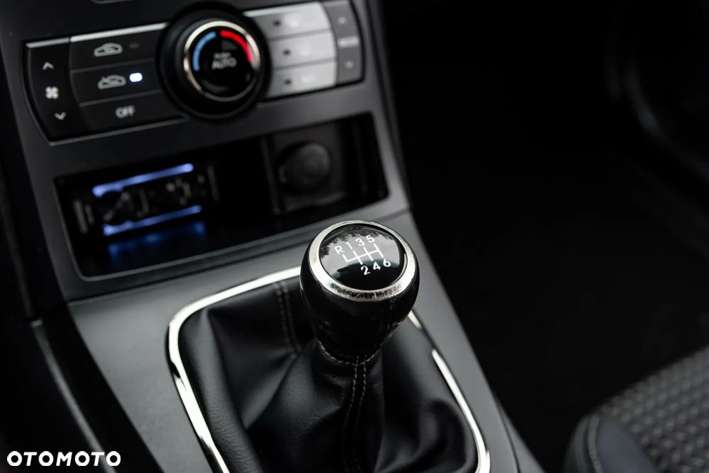 Hyundai Genesis Coupe 2.0 T - 32