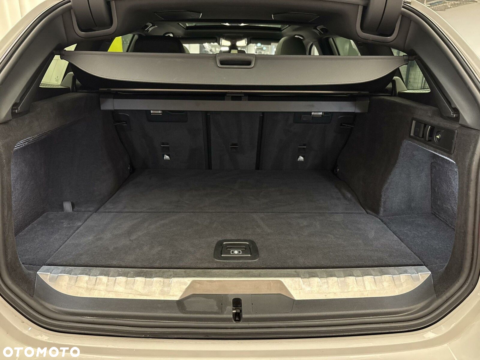 BMW Seria 3 330e xDrive M Sport sport - 18