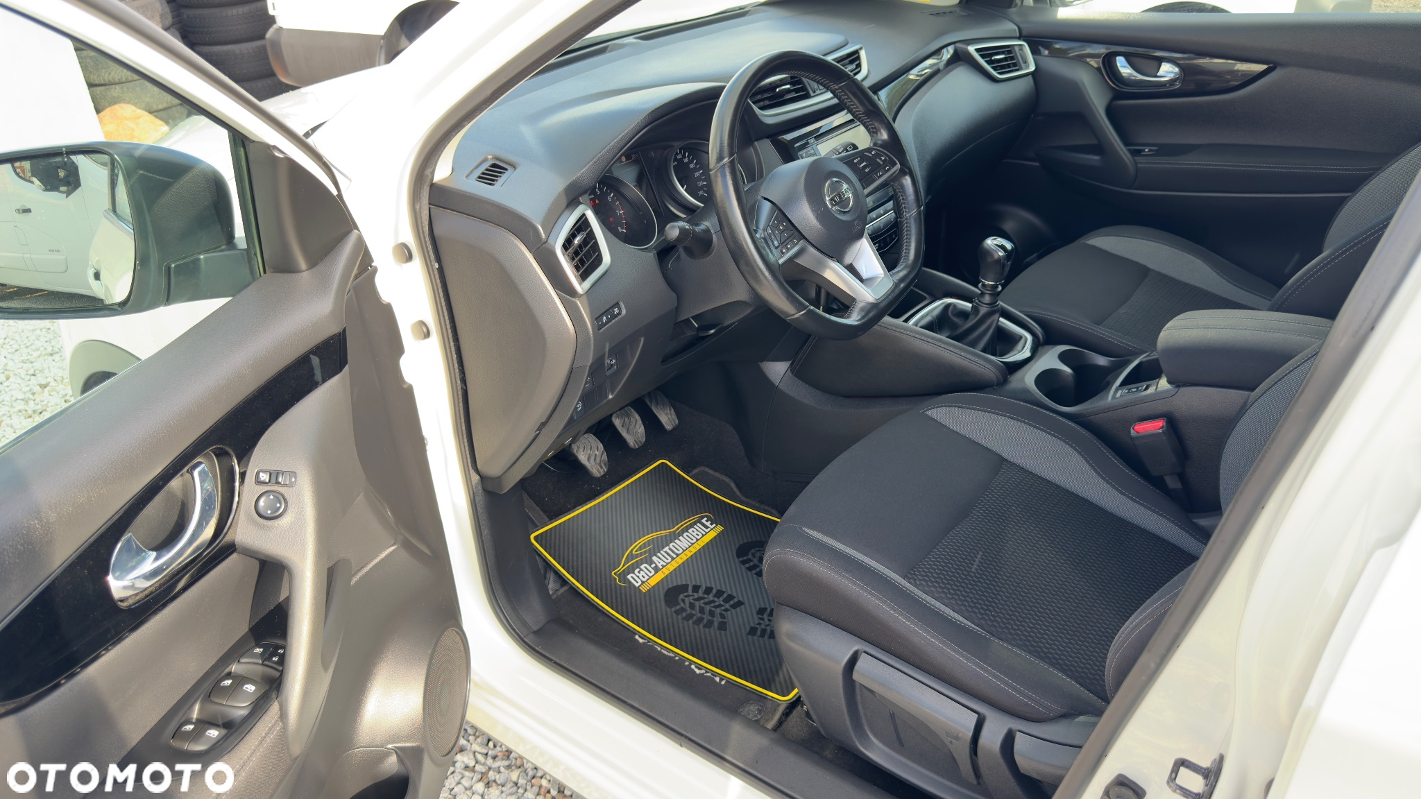 Nissan Qashqai 1.2 DIG-T Acenta EU6 - 29