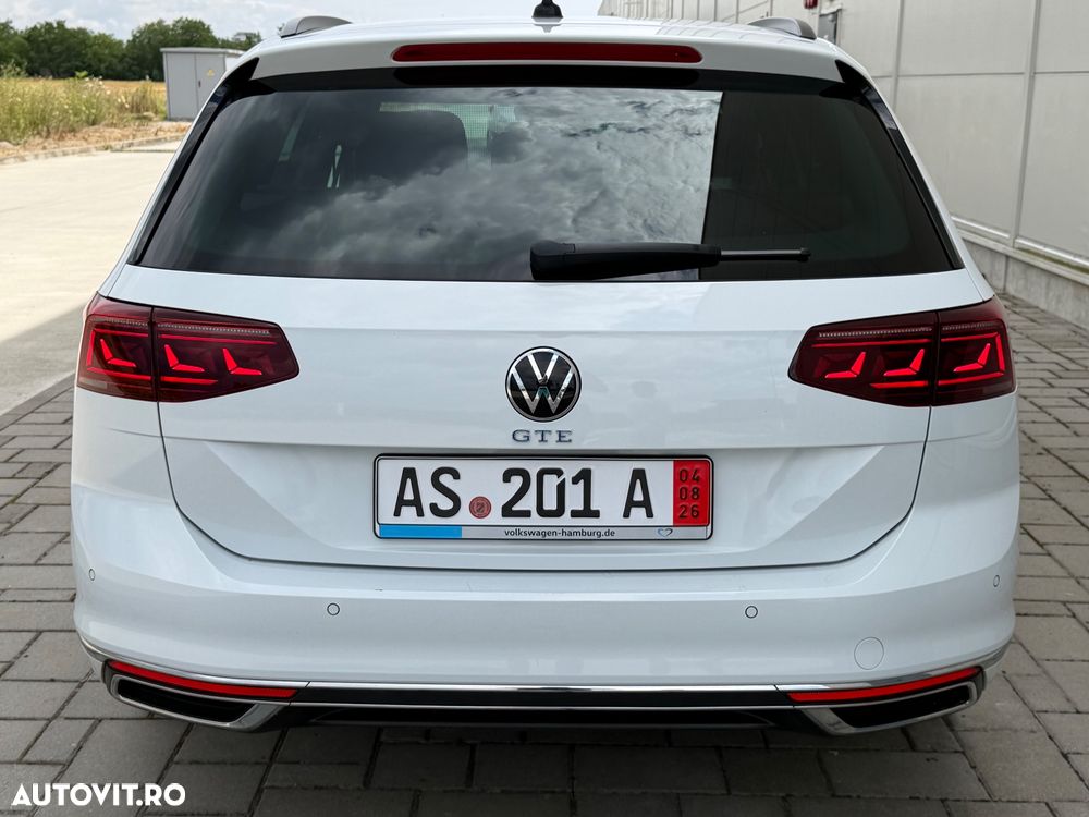 Volkswagen Passat - 13