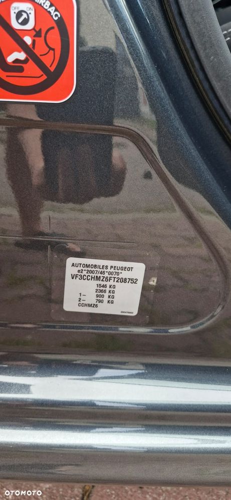 Peugeot 208 - 17