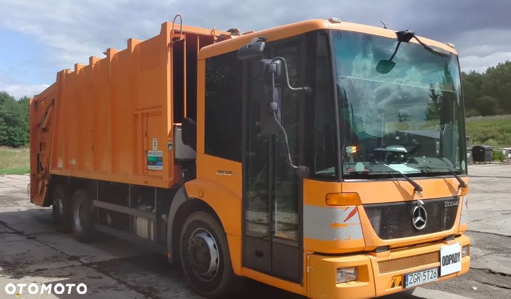 Mercedes-Benz ECONIC - 7