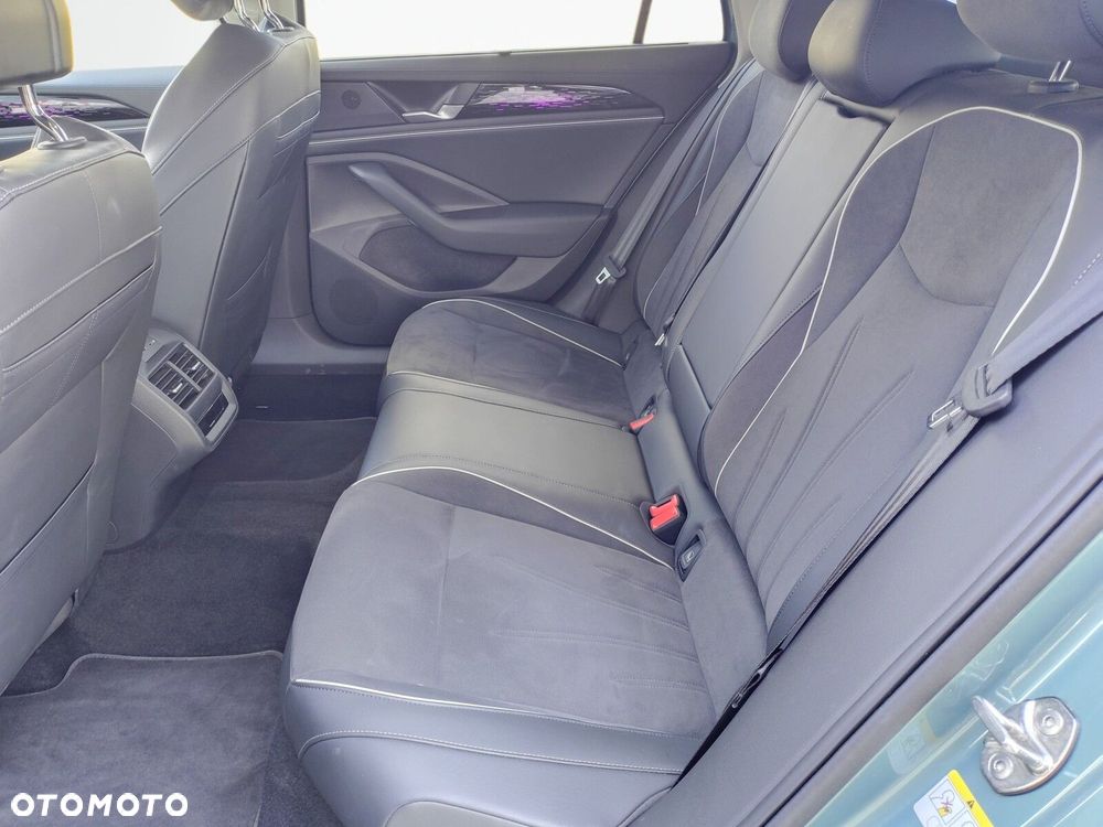 Volkswagen Passat - 14