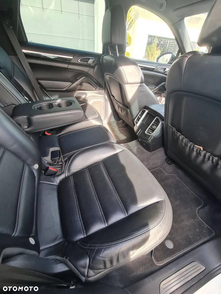 Porsche Cayenne S - 25
