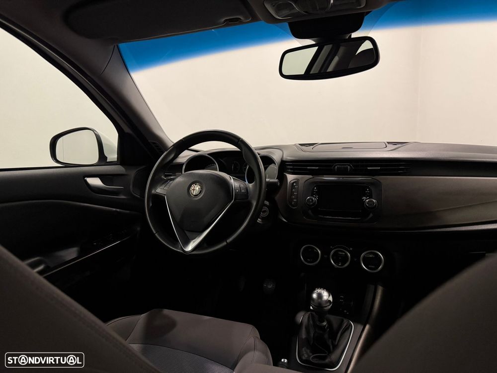 Alfa Romeo Giulietta 1.6 JTDM Distinctive - 27