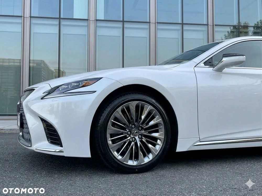 Lexus LS - 3