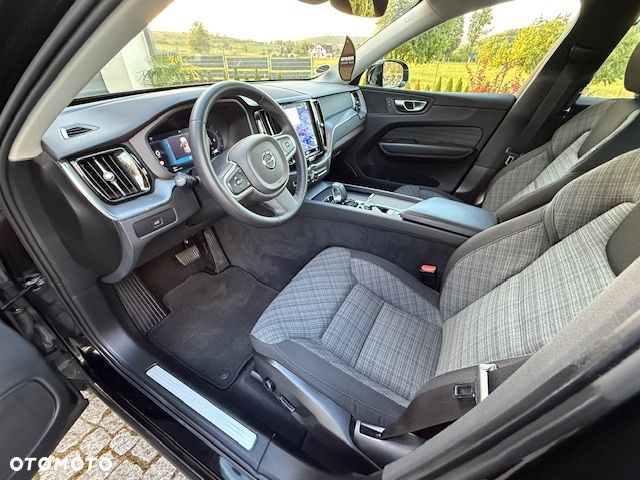 Volvo XC 60 B4 D Geartronic Momentum Pro - 26