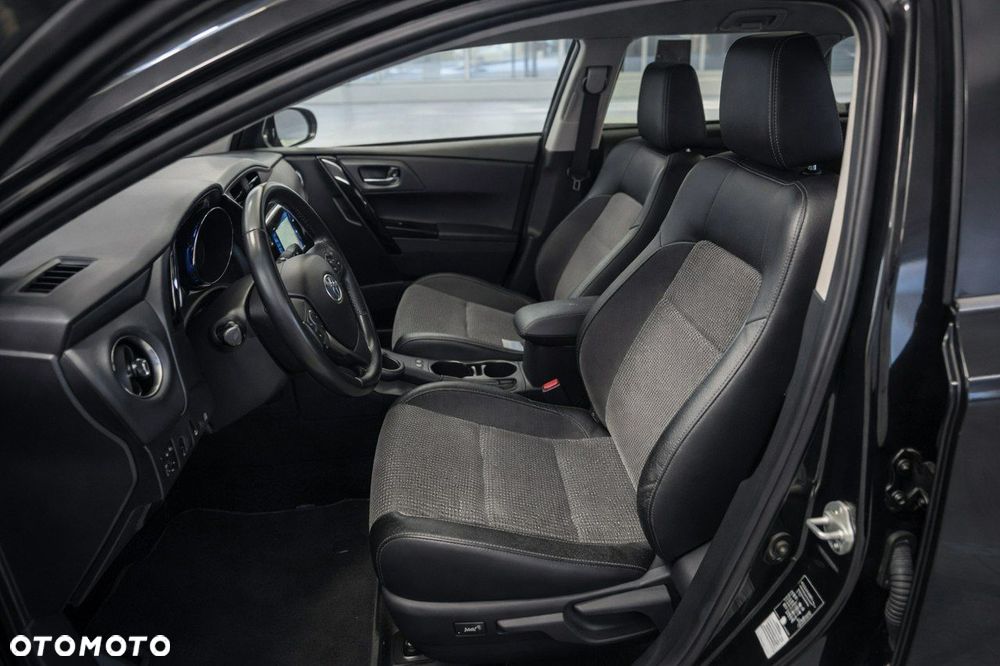 Toyota Auris Hybrid 135 Prestige - 5