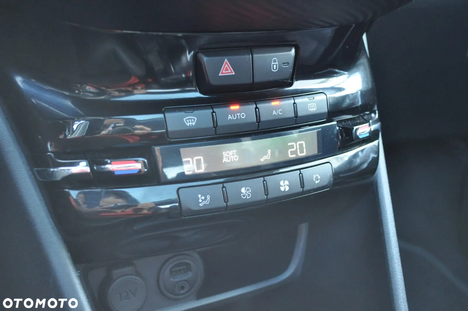 Peugeot 2008 - 13