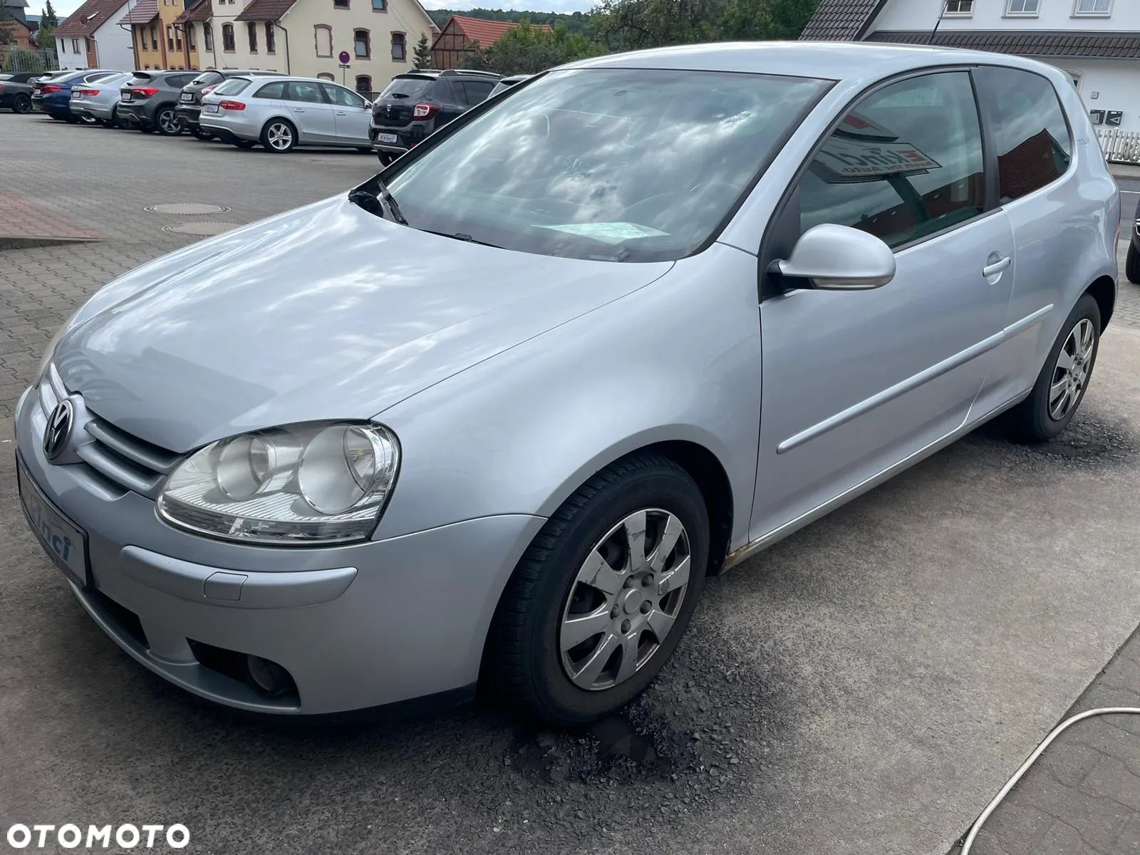 Volkswagen Golf - 1
