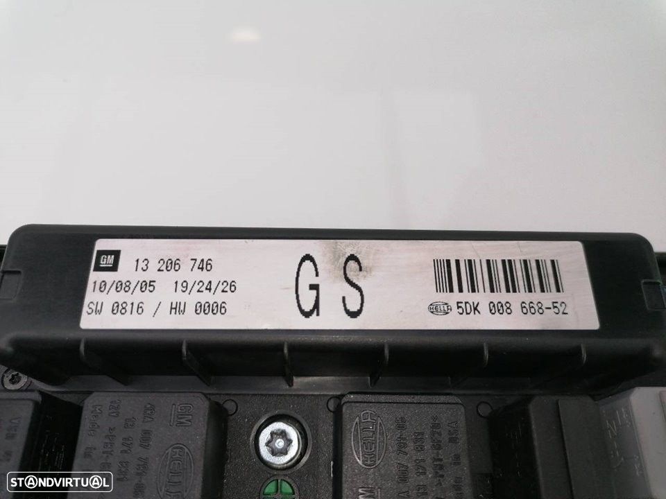 CAIXA RELÉS / FUSÍVEIS OPEL ZAFIRA B 2005 -13206746 5DK00866852 - 3