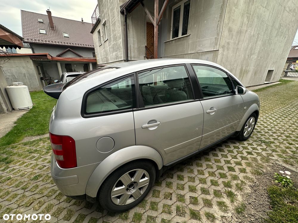 Audi A2 1.6 - 10