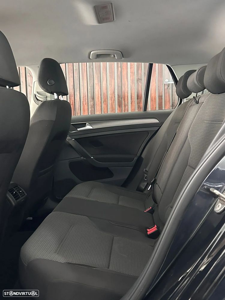 VW Golf 1.6 TDi Confortline - 15