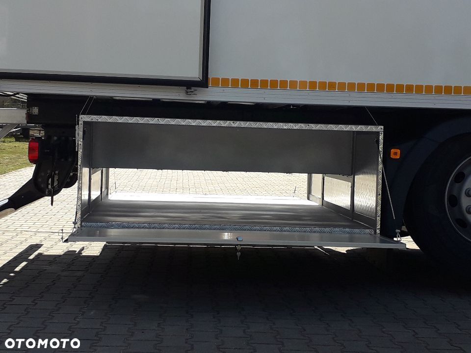 Skrzynka narzędziowa ALU w poprzek skrzyni ładunkowej - 6