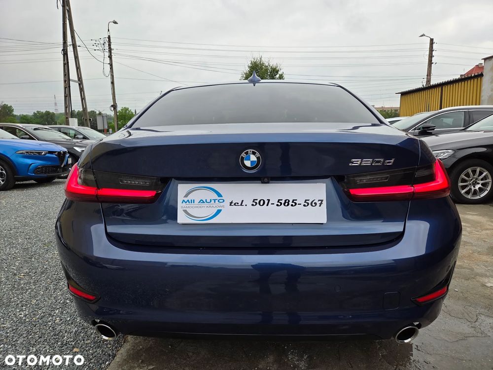 BMW Seria 3 320d Sport Line - 10
