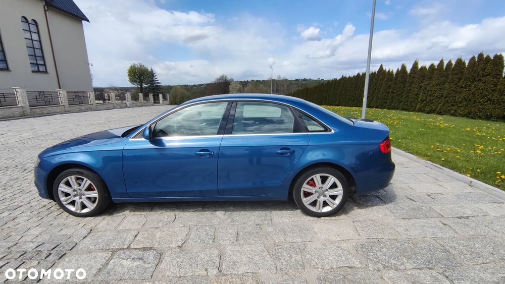 Audi A4 Limousine - 3
