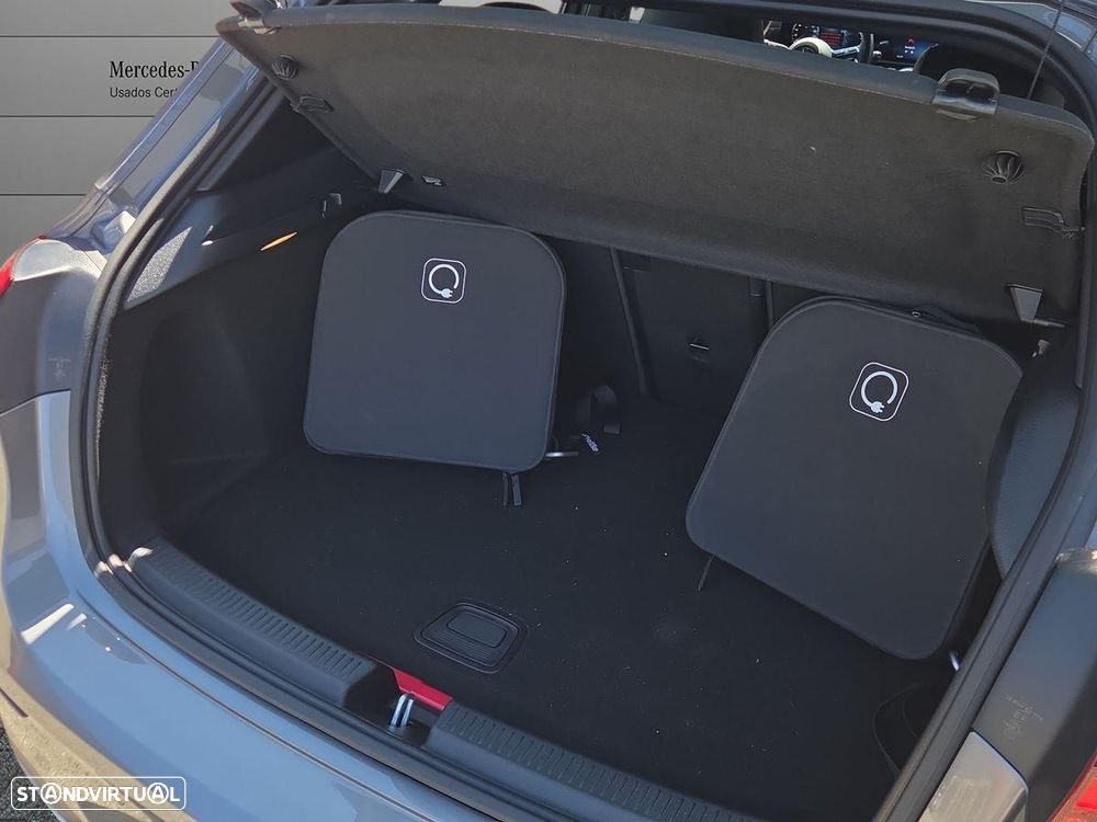 Mercedes-Benz A 250 e - 26