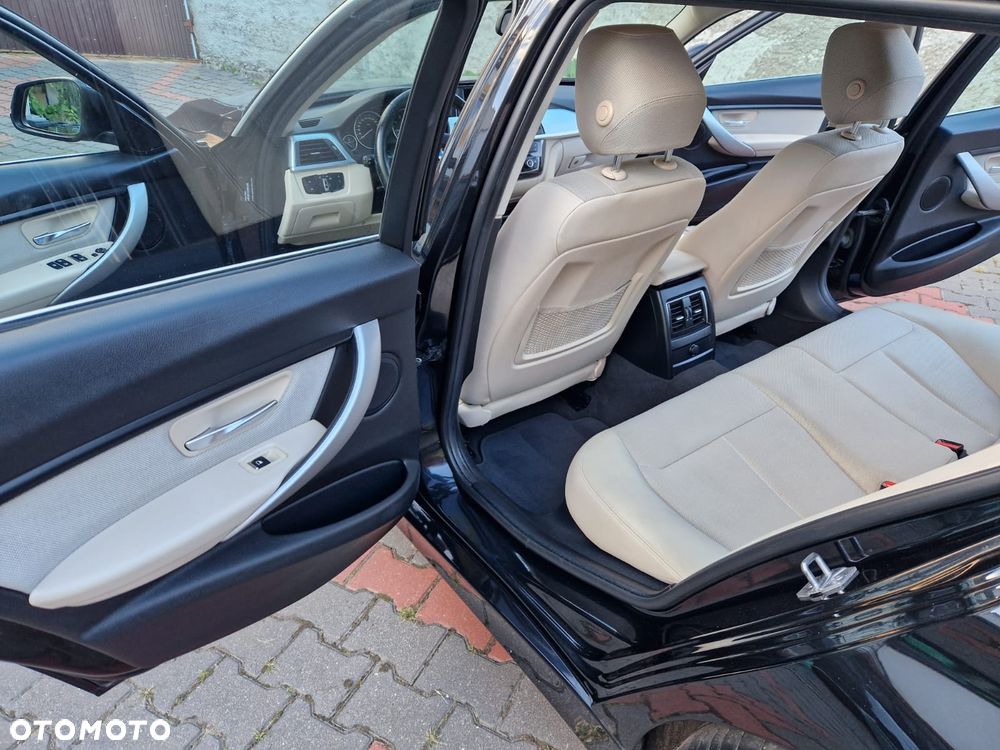 BMW Seria 3 320d Luxury Line - 23