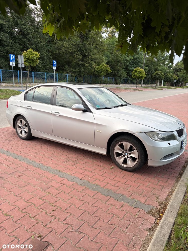 BMW Seria 3 318i - 5