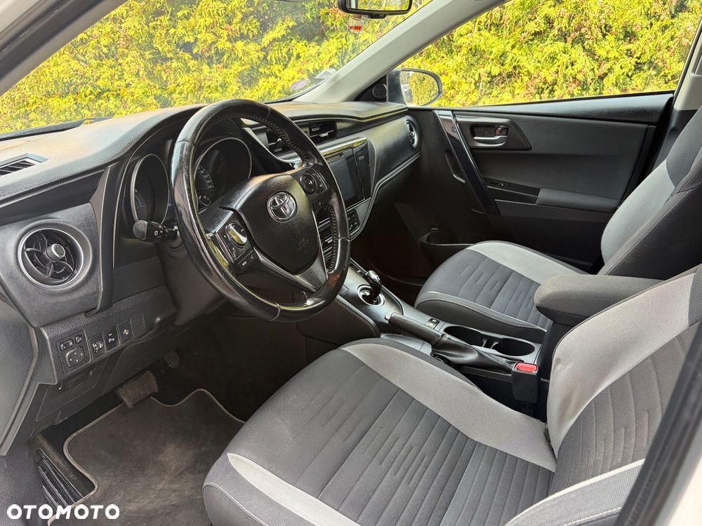 Toyota Auris - 22