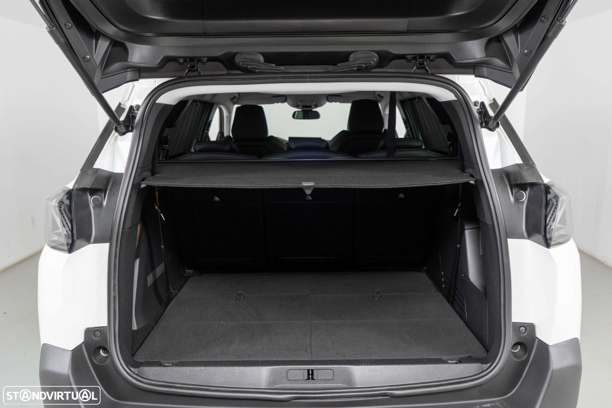 Peugeot 5008 1.2 PureTech Allure EAT8 - 14