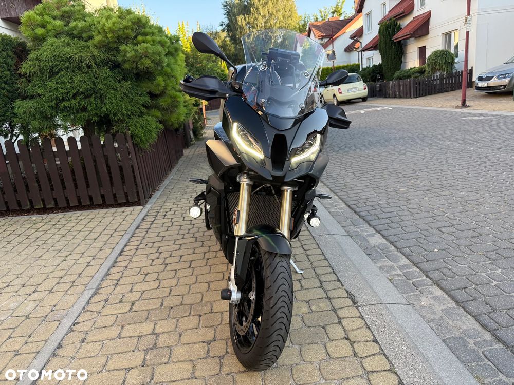 BMW S - 4