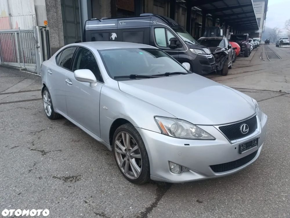 Lexus IS 220d - 1