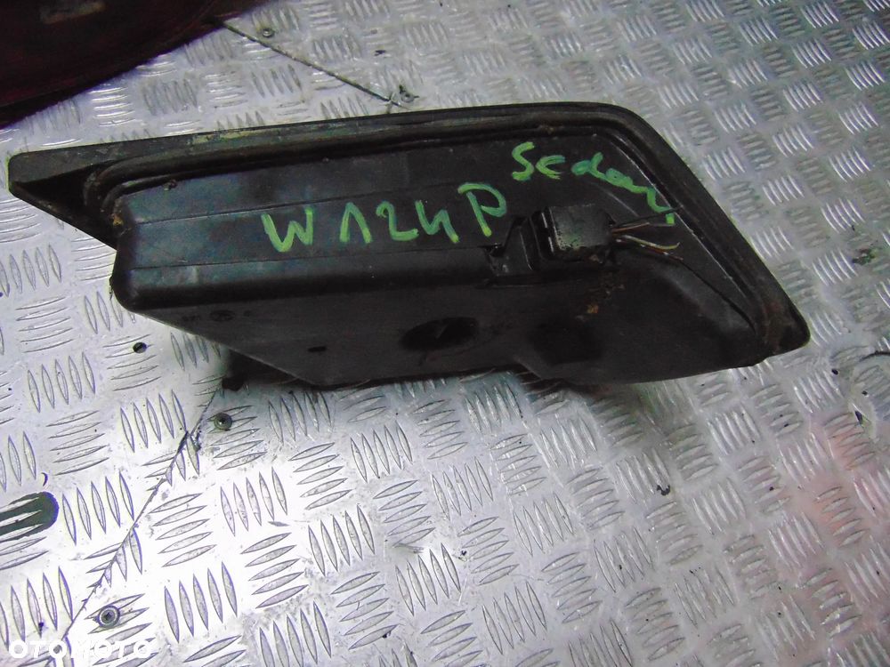 Lampa Prawy tył mercedes w124 - 2