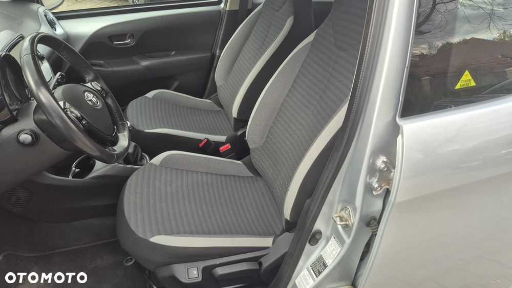 Toyota Aygo x-play - 13