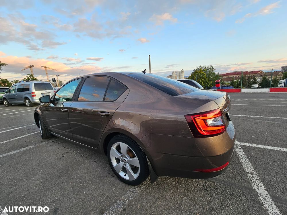 Skoda Octavia 2.0 TDI 4X4 DSG Style - 8