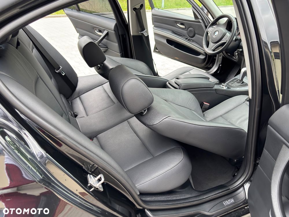 BMW Seria 3 320i - 25