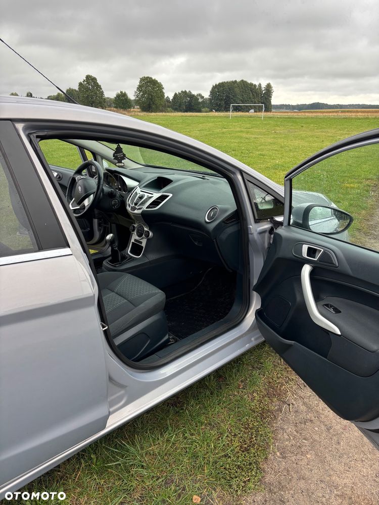 Ford Fiesta - 12