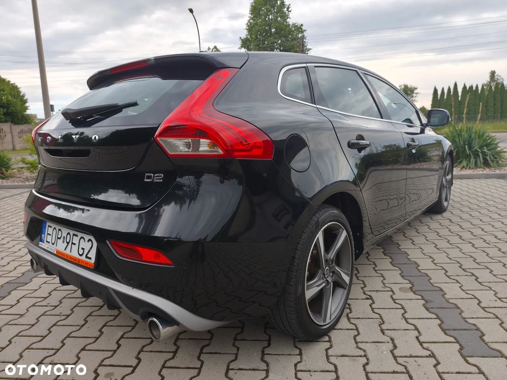 Volvo V40 D2 R Design - 4