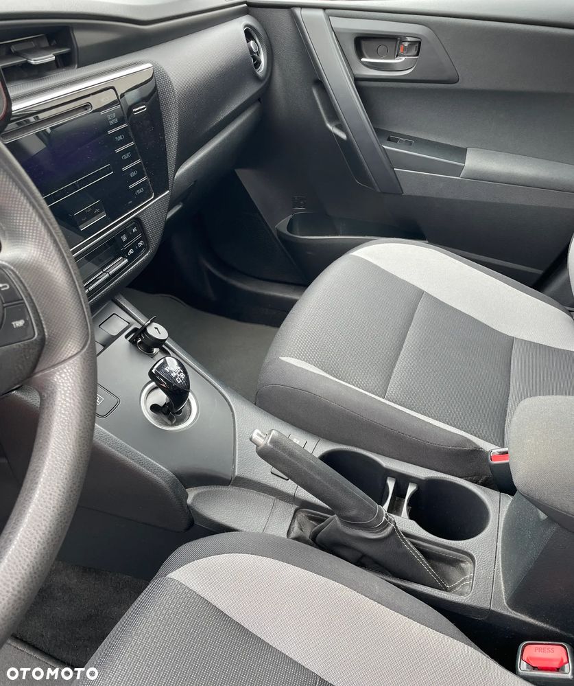 Toyota Auris Hybrid 135 Active - 12