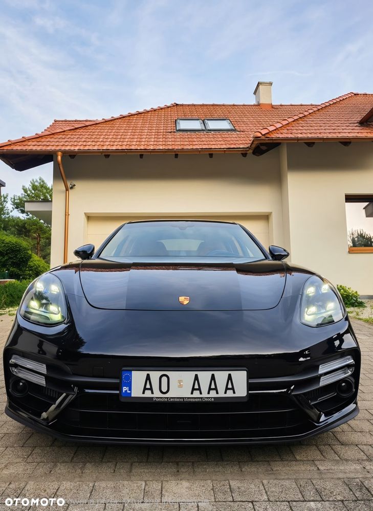 Porsche Panamera - 4