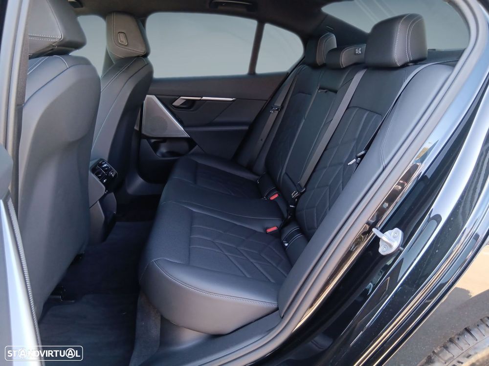 BMW 520 d Pack Desportivo M - 14