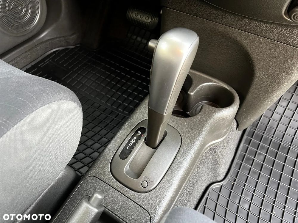 Nissan Cube 1.6 CVT - 22