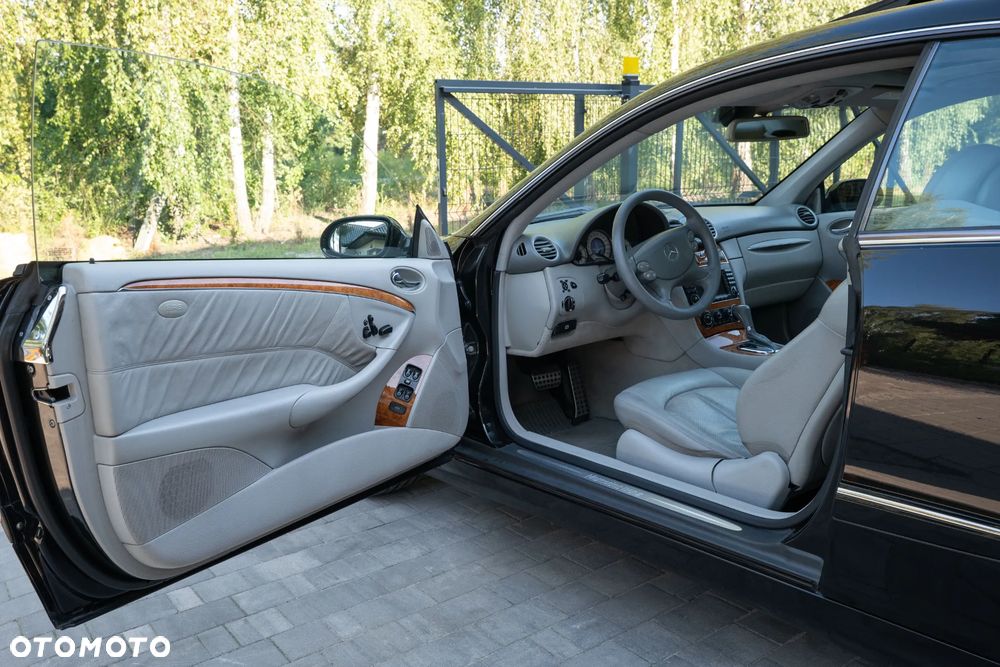 Mercedes-Benz CLK - 13